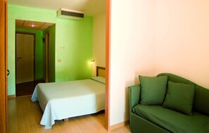 Classic Quadruple Room, Park View | Desk, blackout curtains, cots/infant beds, rollaway beds - Magara Hotel (Spezzano della Sila)