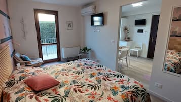 Appartamento Deluxe New Loft | Prémium ágynemű, pehelypaplan, kényelmi párnázat és széf a szobában
