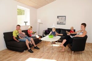 Apartment, 1 Bedroom, Non Smoking (excl. towel / bedlinen) | Living area | LED TV