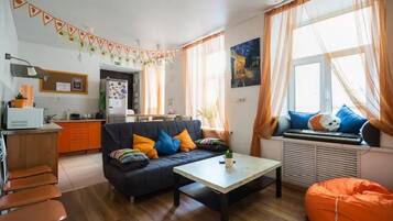 Family Room, Shared Bathroom | Living area