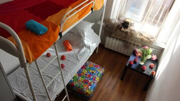 Cortinas blackout, tabla de planchar con plancha y wifi gratis