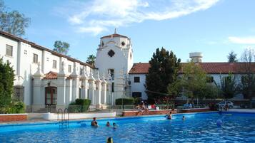 Piscine extérieure