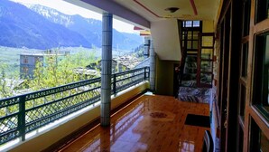 Lobby - Dishant cottage (Manali)