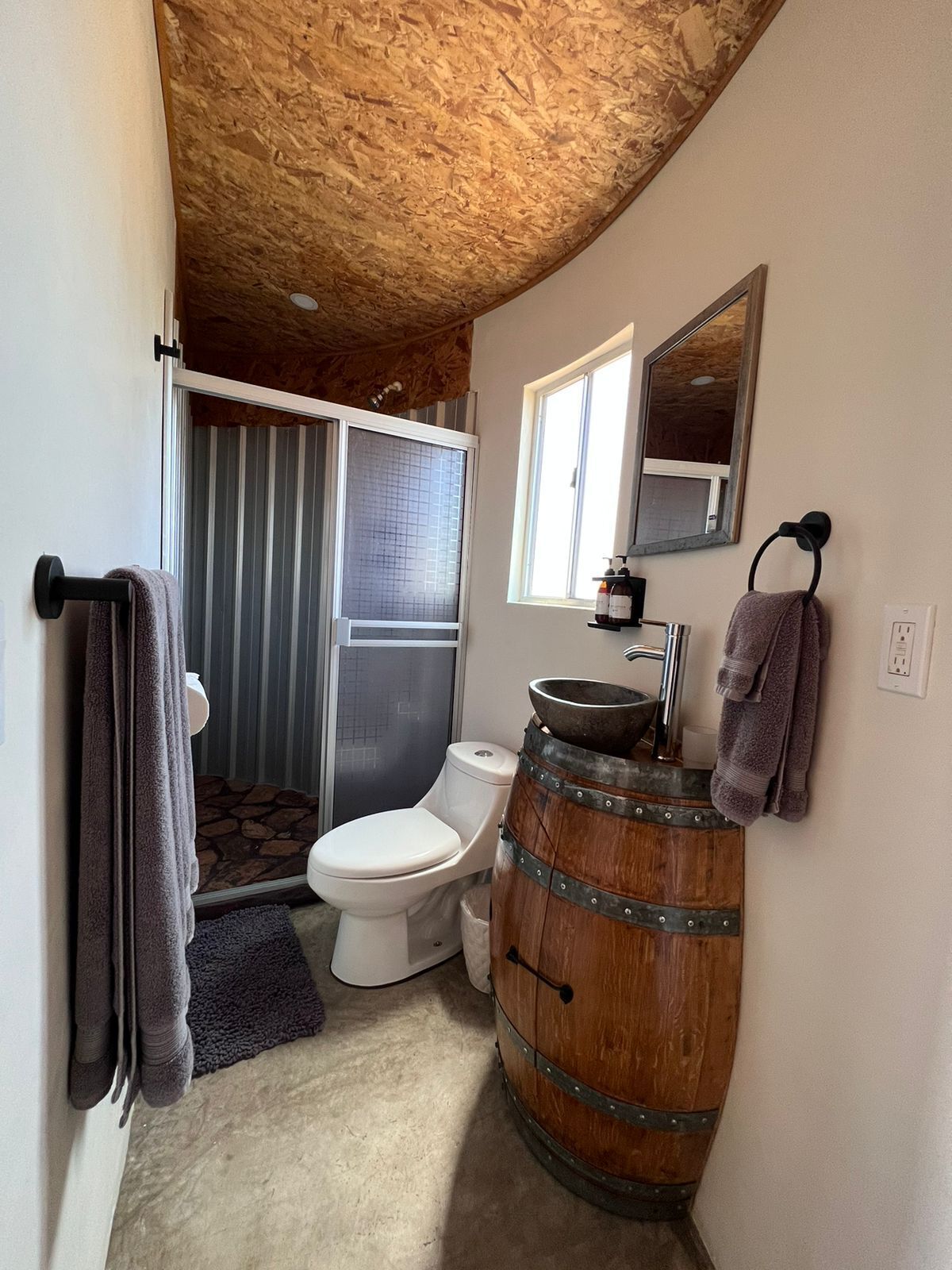 design cabin | bathroom | shower, rainfall showerhead, free toiletries, hair dryer