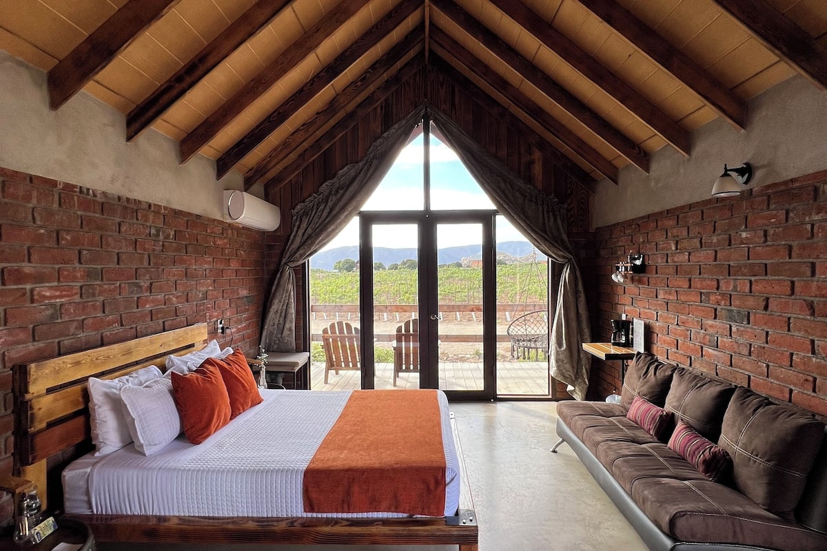 classic cabin, 1 queen bed, non smoking | 1 bedroom, blackout curtains, iron/ironing board, free wifi