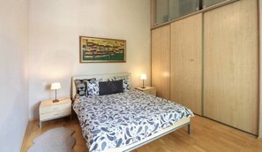 Departamento básico, varias camas, para no fumadores | 2 habitaciones, tabla de planchar con plancha y wifi gratis 
