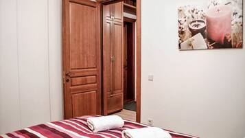 1 bedroom, iron/ironing board, free WiFi, bed sheets