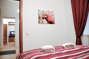 Departamento básico, varias camas, para no fumadores | 1 habitación, tabla de planchar con plancha, wifi gratis y ropa de cama 