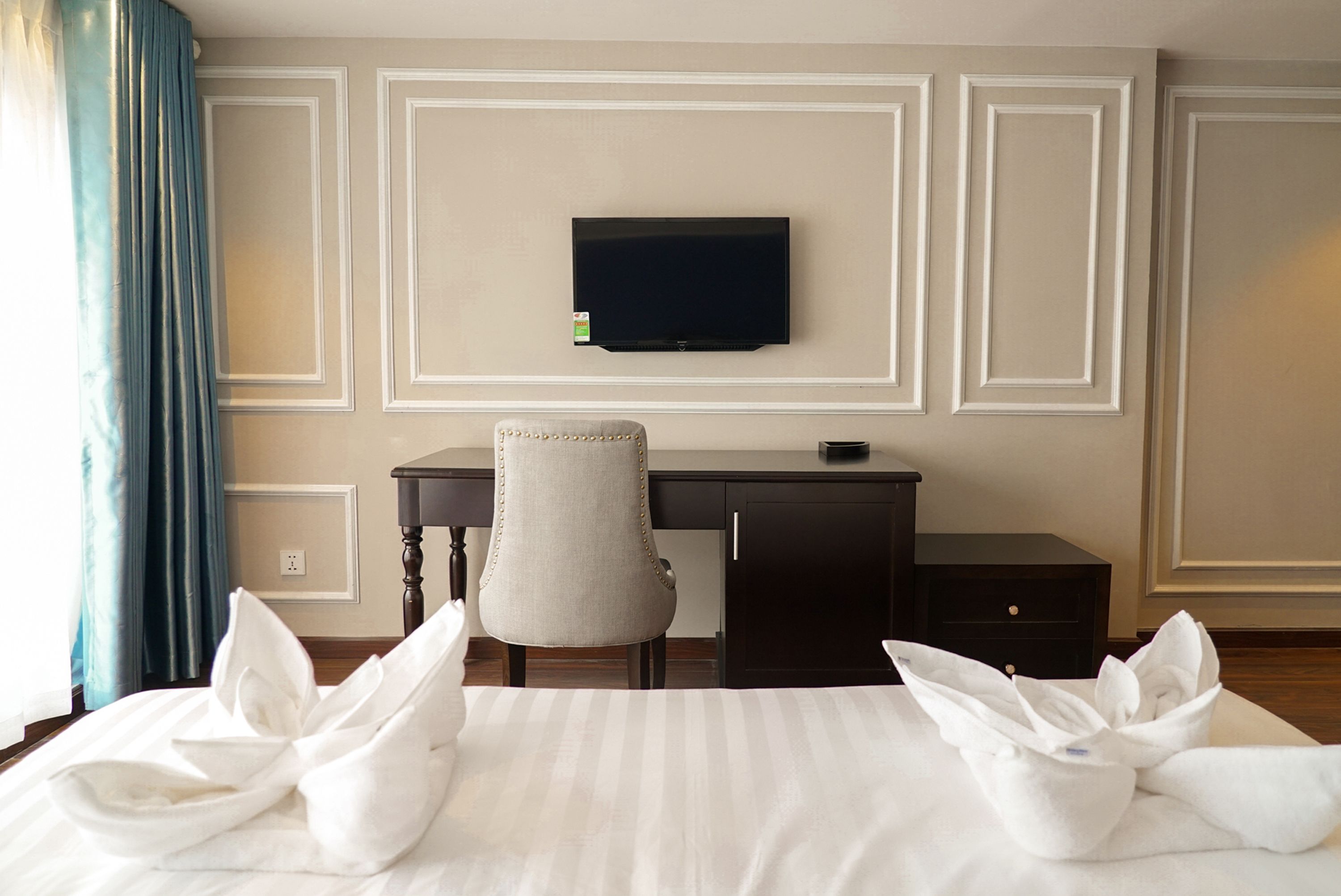 minibar, in-room safe, desk, blackout curtains