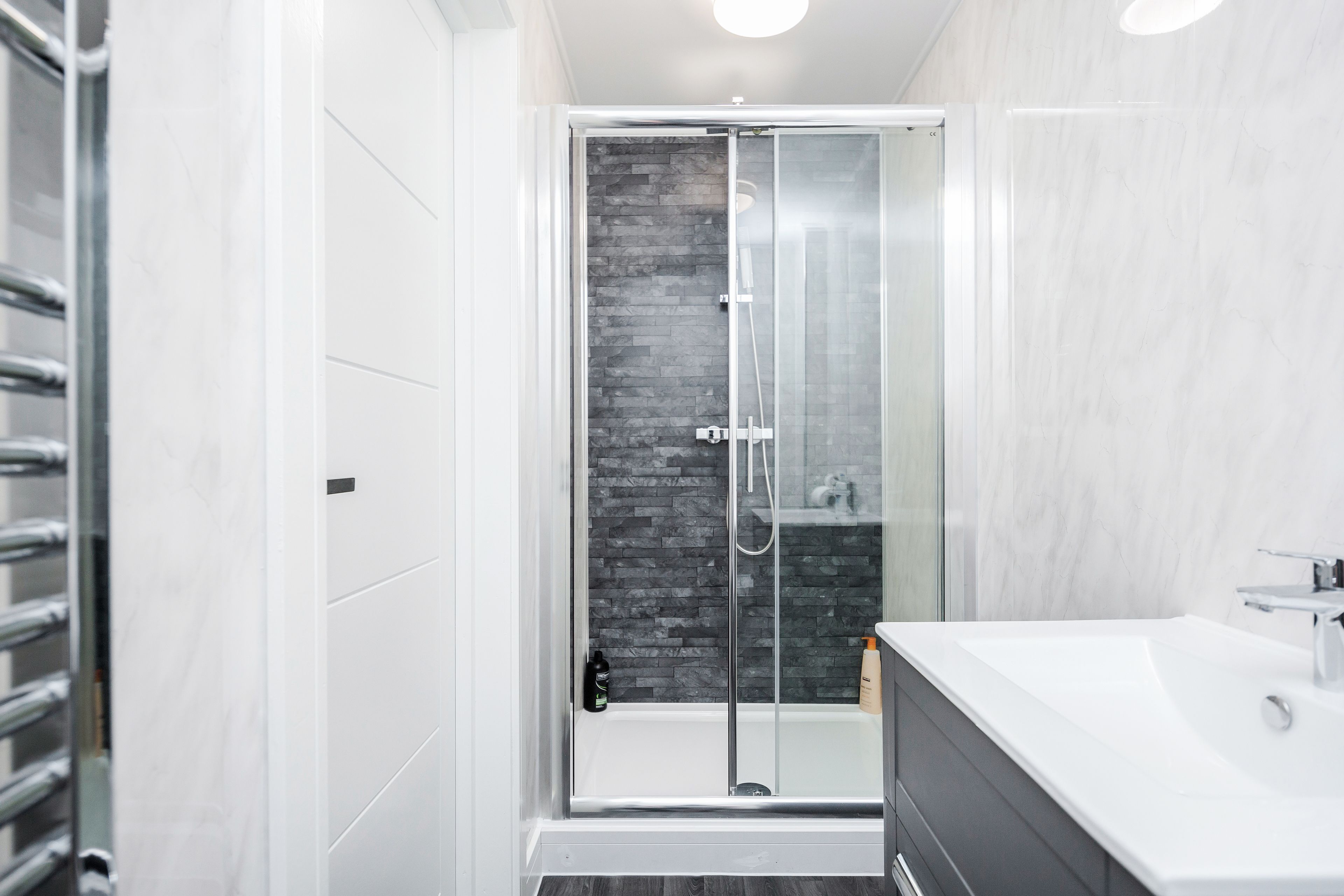 Apartemen Klasik, 2 kamar tidur | Shower kamar mandi
