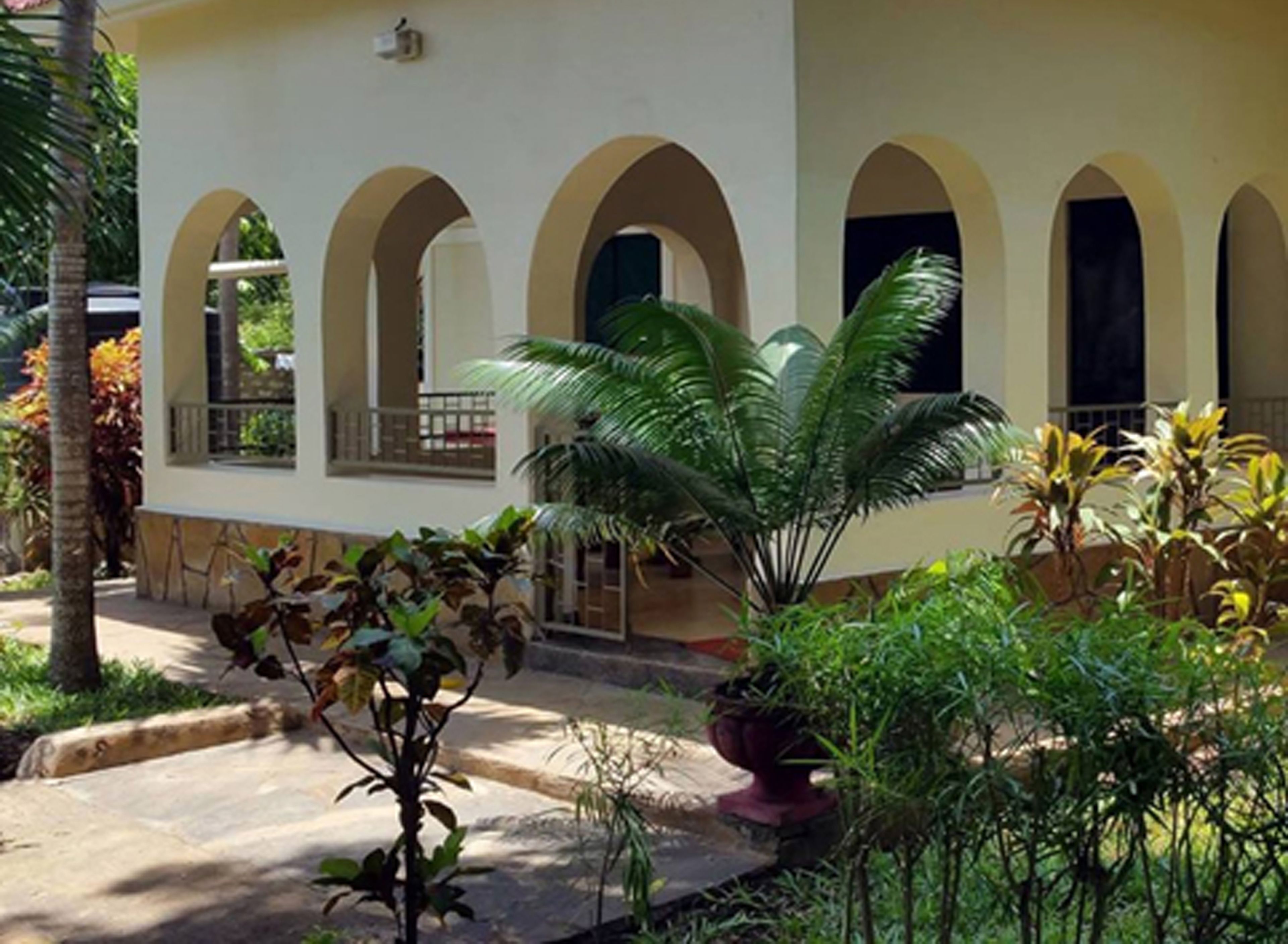 2 bedrooms, premium bedding, in-room safe, individually decorated