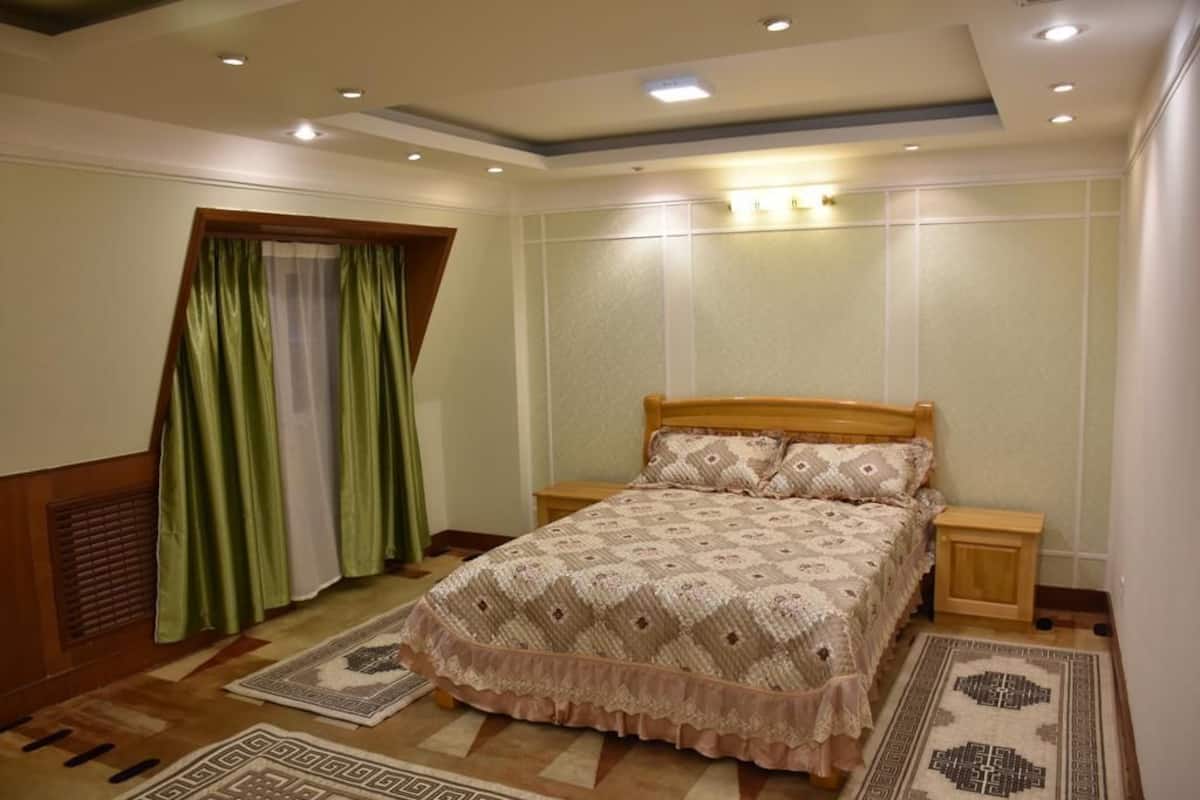 Family Quadruple Room | Desk, blackout curtains, free WiFi