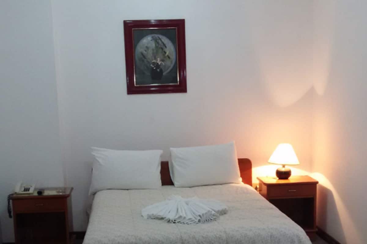 Wifi gratis y ropa de cama