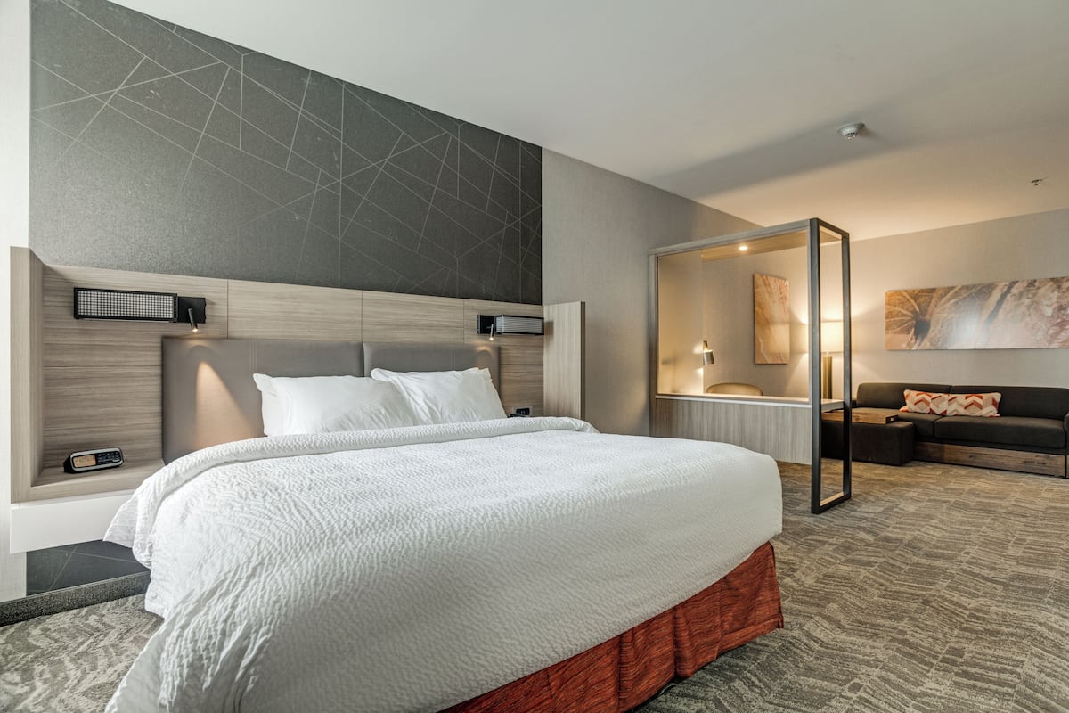 in-room safe, desk, soundproofing, iron/ironing board