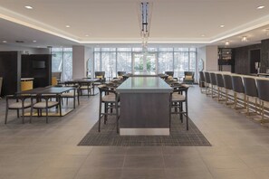 Breakfast, lunch and dinner served - Residence Inn by Marriott Halifax Dartmouth (Dartmouth)