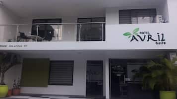 Fachada de la propiedad