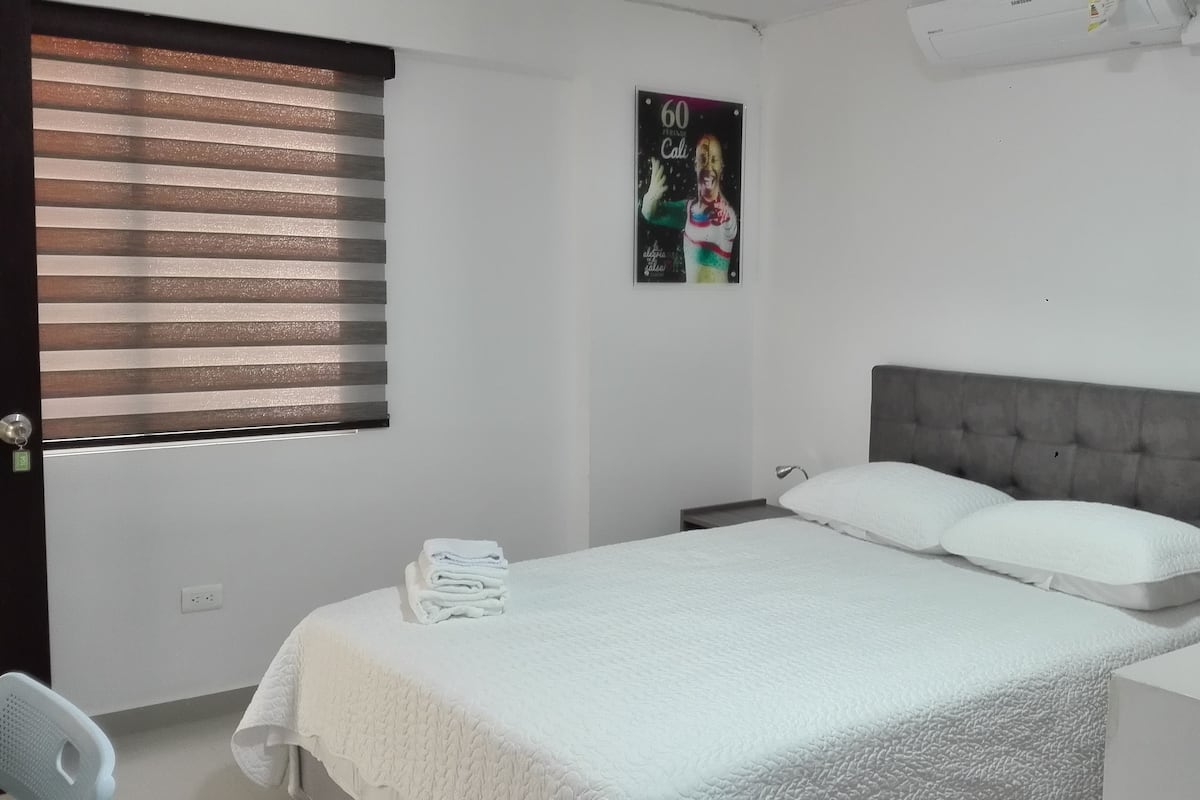 Standard Double Room | Bar mini, meja, Wi-fi percuma, cadar katil