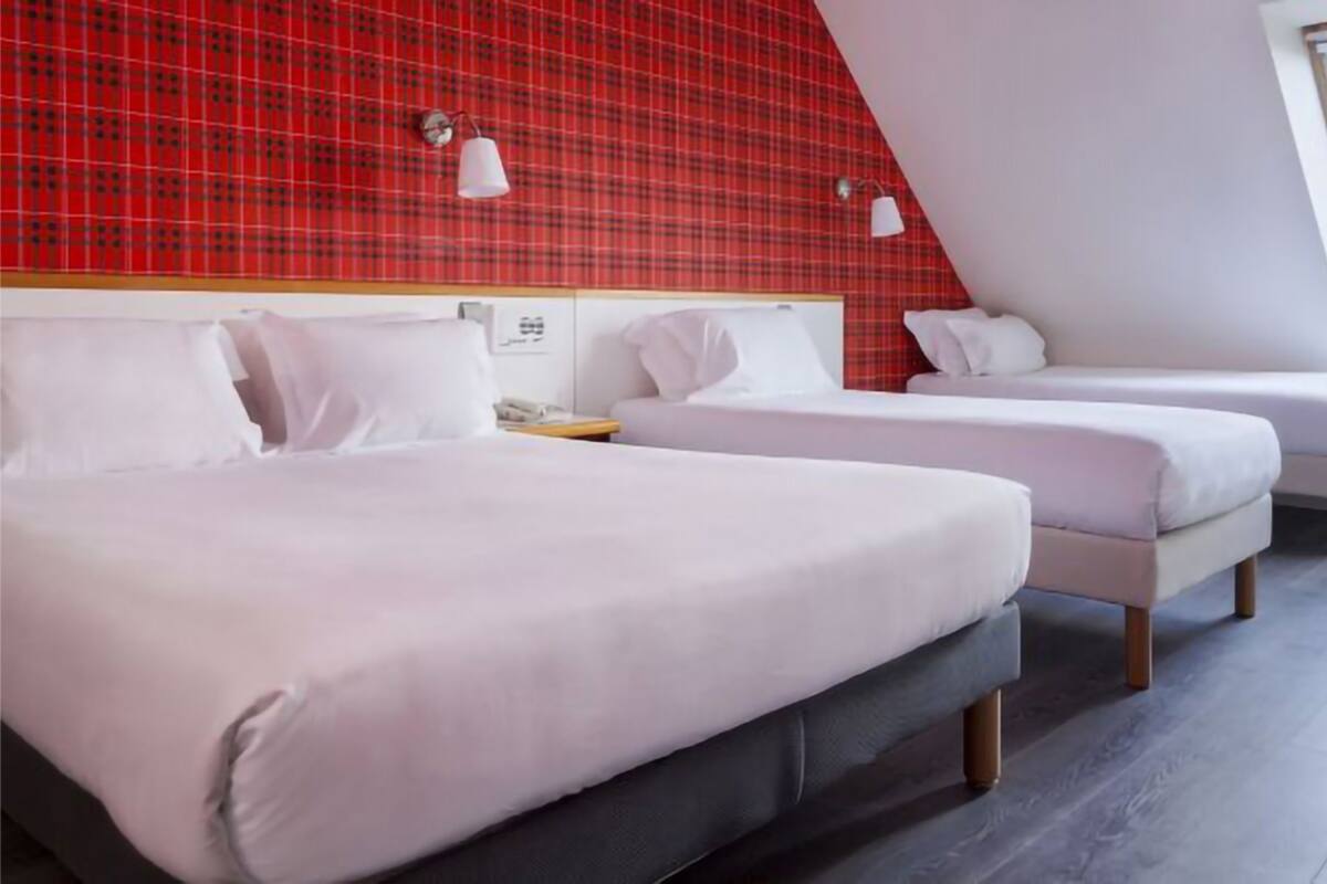 Quadruple Room, Multiple Beds, Non Smoking | Desk, blackout drapes, soundproofing, WiFi (free)