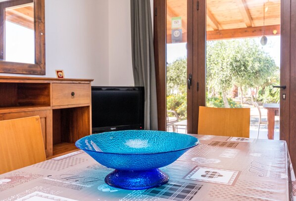 Bloc d'apartaments familiar, 1 llit de matrimoni i sofà llit | Zona de menjador de l'habitació