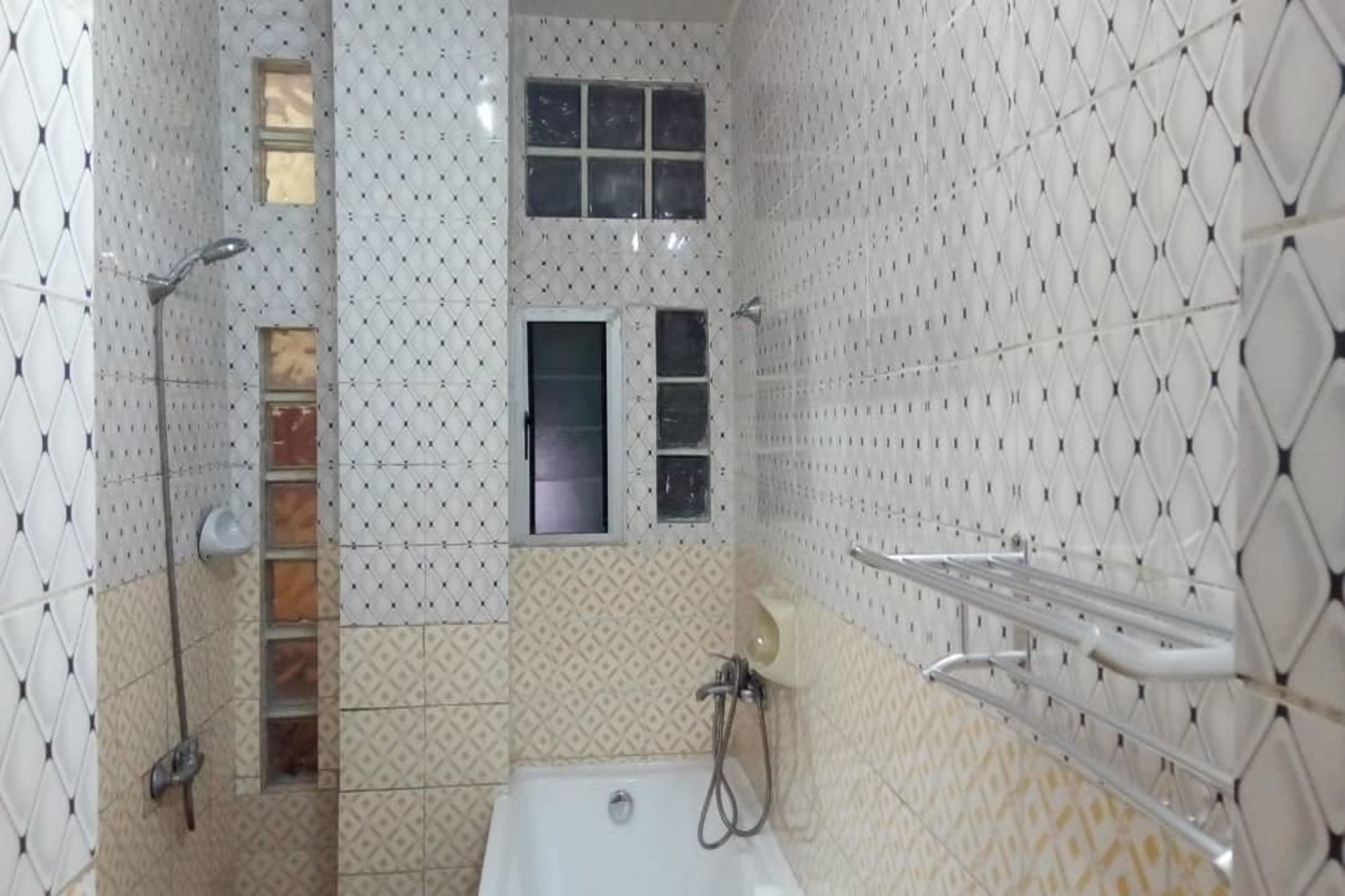 Chambre Économique, 1 très grand lit, non-fumeur | Salle de bain
