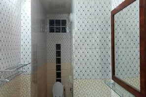 이코노미룸, 킹사이즈침대 1개, 금연 | 욕실 | 타월