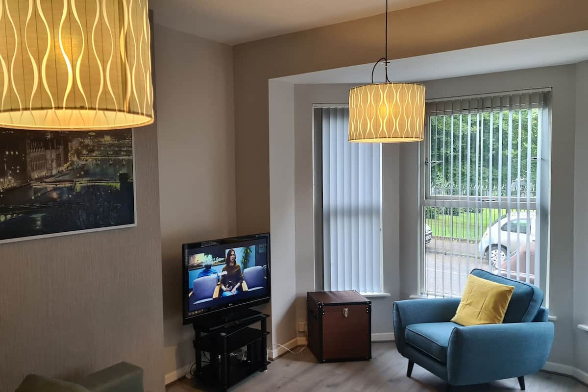 Family Apartment, 2 Double Beds, Non Smoking | 2 bedrooms, desk, soundproofing, iron/ironing board