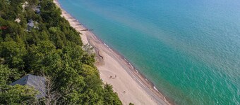 8 bedroom Shamrock Beach Cottage