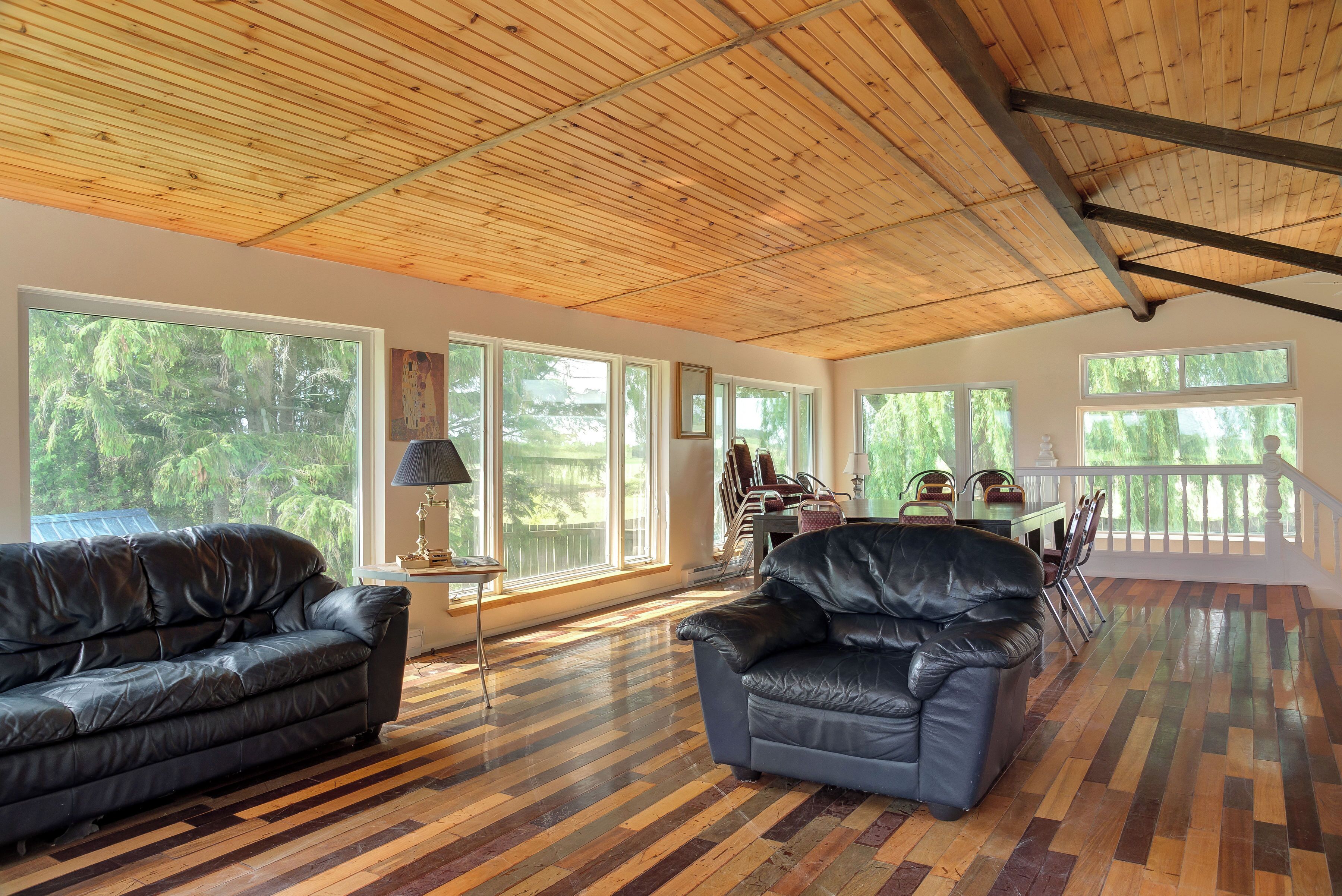 コテージ ベッドルーム (複数) キッチン | リビング エリア | 薄型テレビ、DVD プレーヤー