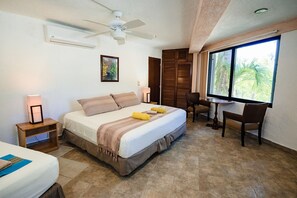 6 habitaciones, escritorio y tabla de planchar con plancha 