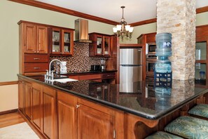 Fridge, microwave, oven, stovetop - MargaritaVils Luxury 3 BR/3 BA Beachfront Condo - Ambergris Caye, Belize (San Pedro)