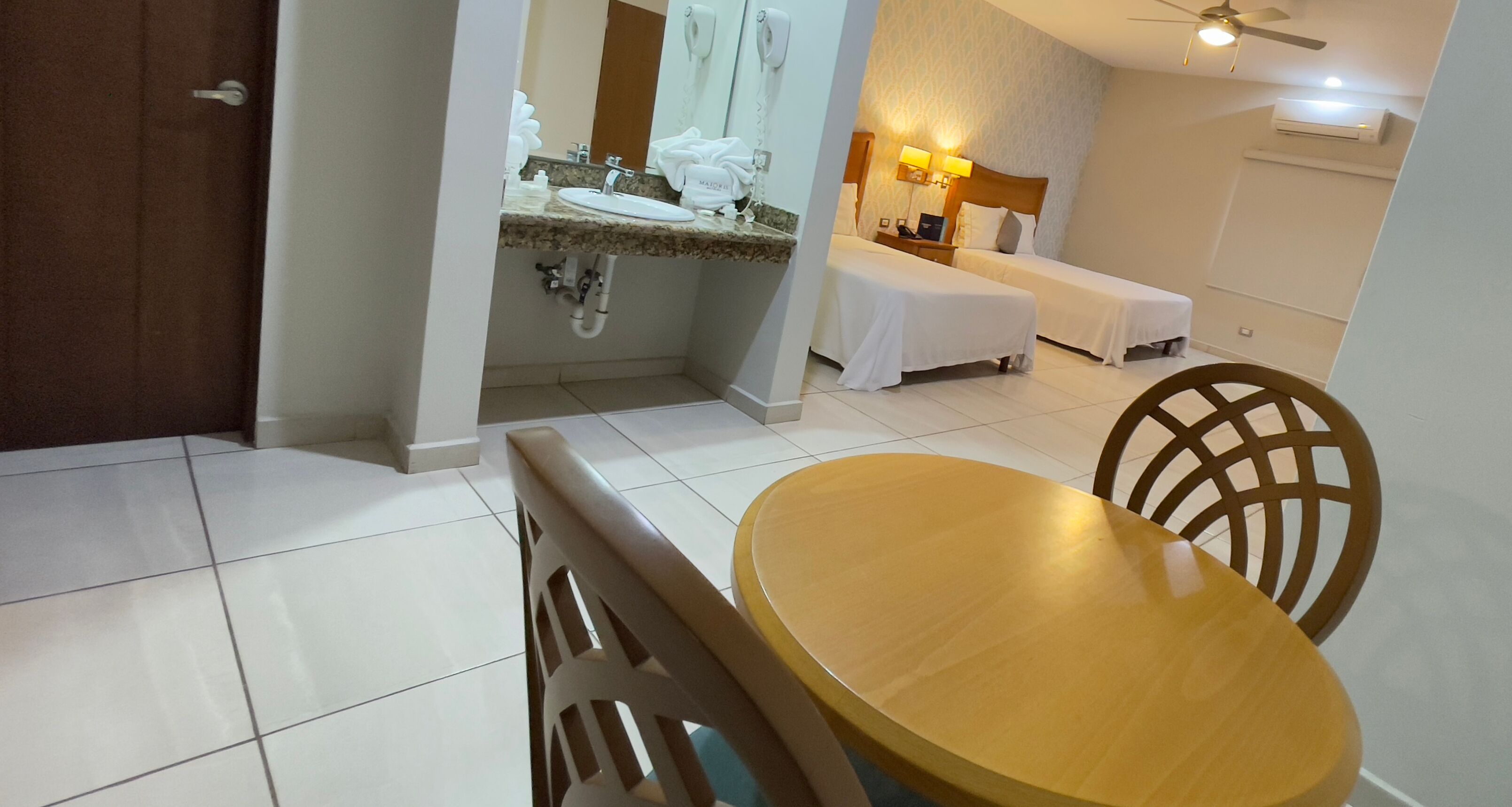 52-inch flat-screen tv with cable channels, pay films