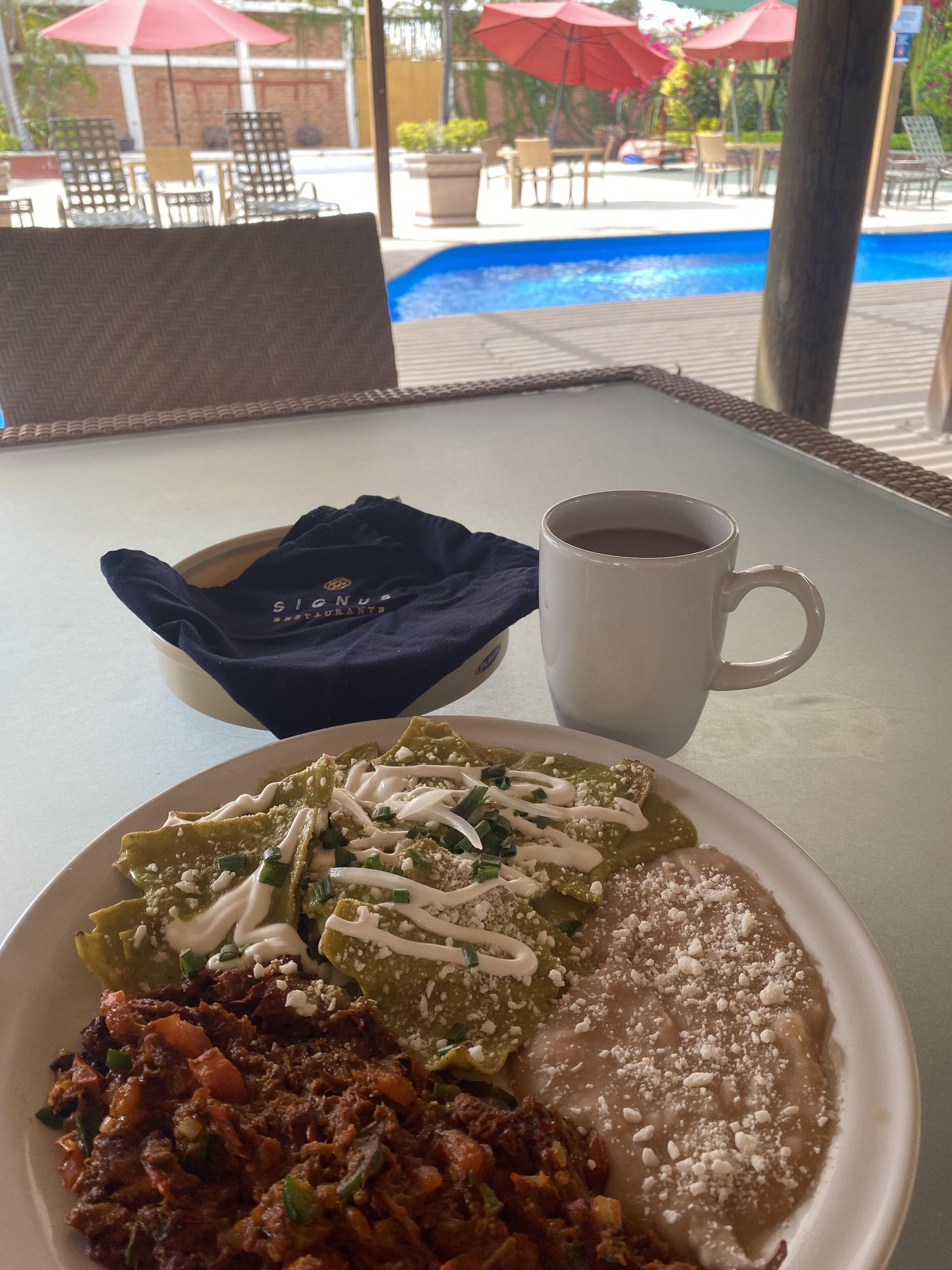 daily cooked-to-order breakfast (mxn 150 per person)