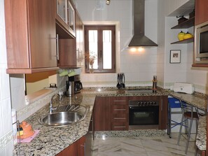 Fridge, microwave, oven, stovetop - Beautiful XVIII c. house in the historical center with large private terrace. (Seville)