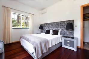 5 bedrooms, iron/ironing board, free WiFi, bed sheets