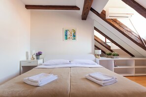 Unclassified image, 2 of 41, button