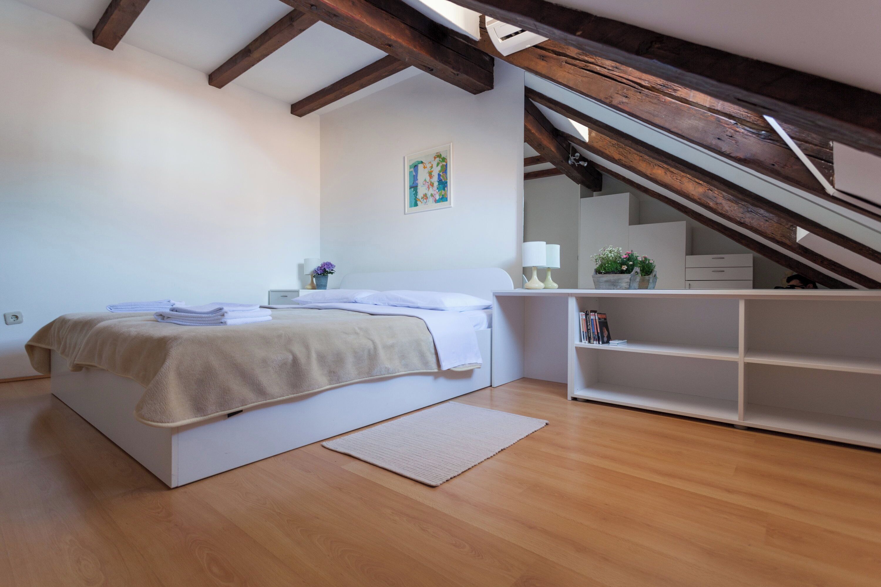 3 chambres, fer et planche à repasser, draps fournis