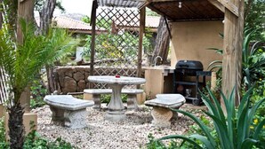 Exterior detail - Villas San Angel (Sardinal)