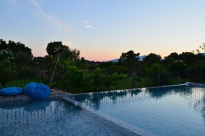 Outdoor pool - Near Porto Vecchio, Superb villa with private pool, sleeps 10 (Lecci)