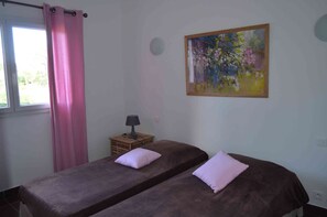 5 bedrooms, iron/ironing board, travel crib, free WiFi