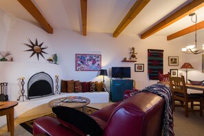 Smart TV, DVD player, music library, video library