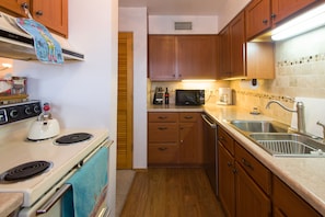 Fridge, microwave, oven, stovetop - Visitors Love the Location,
 I Love the View! (Santa Fe)