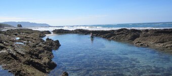 EMERALD ABODE Romantic, Private, Huge Ocean Views. Affordable nightly rates.