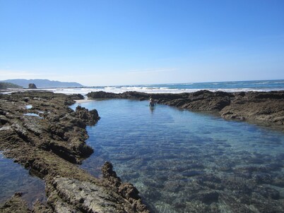 EMERALD ABODE Romantic, Private, Huge Ocean Views. Affordable nightly rates.