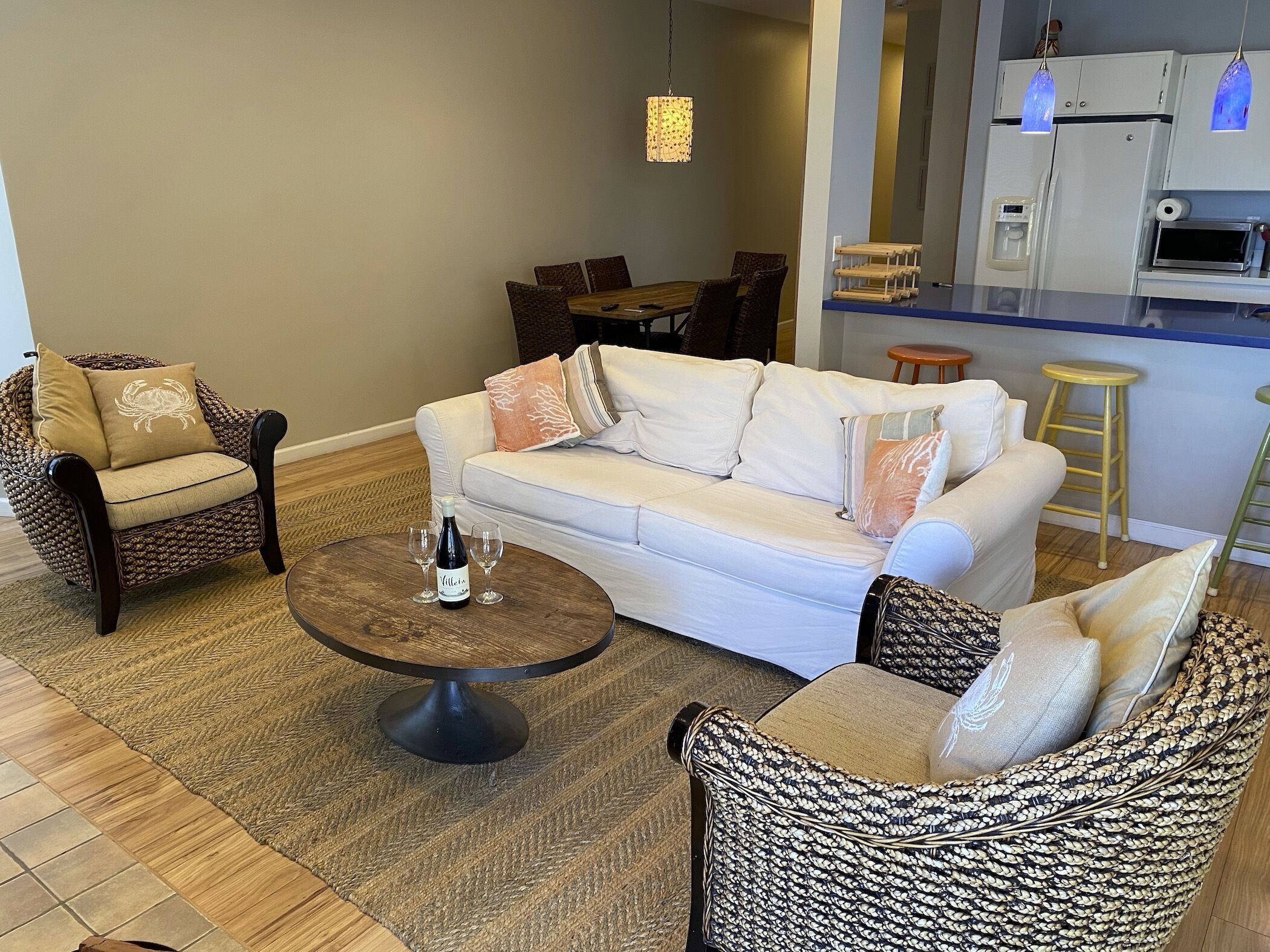 LED TV, fireplace, Netflix, Hulu