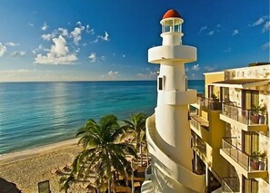 Rannalla, rantapyyhkeitä