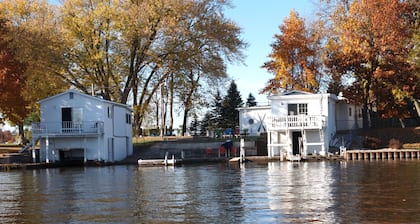 Year round Lake home w/wonderful frontage, nice yard w/ fire pit, home theatre
