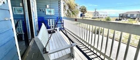 Condo, 2 Bedrooms | Property grounds