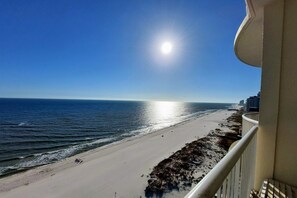 Condo, 1 habitación | Playa | En la playa 