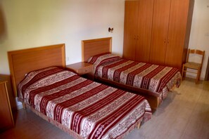 Chambre Quadruple Standard | Wi-Fi gratuit
