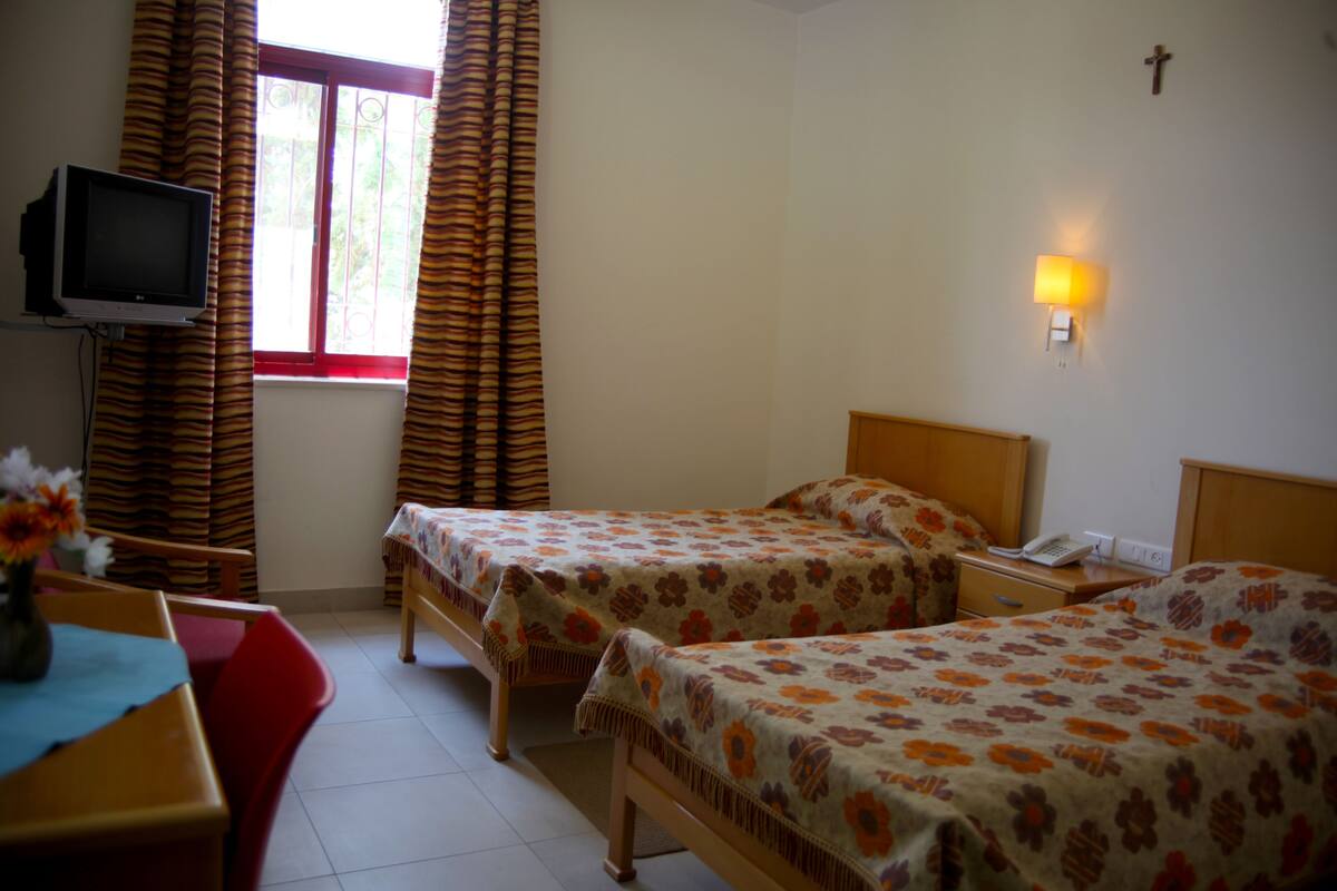 Standard Twin Room | WiFi (free)